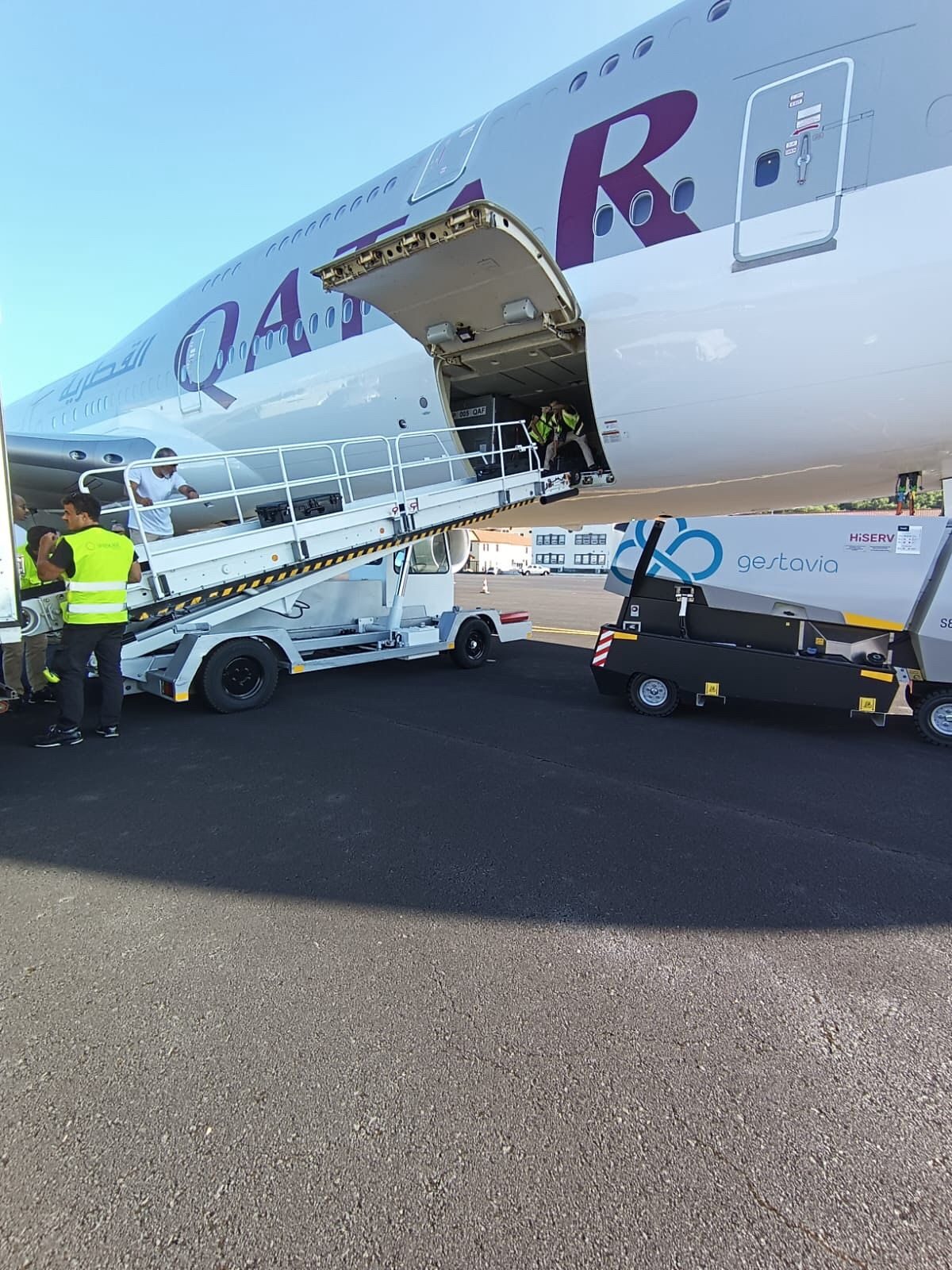 Ground handling with Qatar Airways